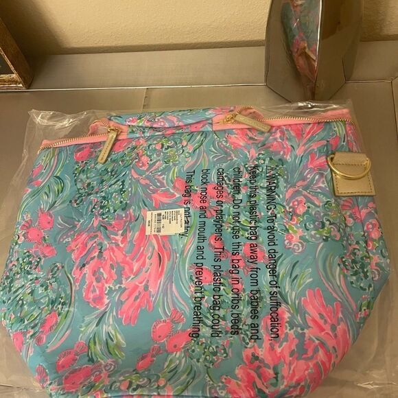 Lilly Pulitzer Beach PICNIC Cooler NEW - Picture 2 of 3